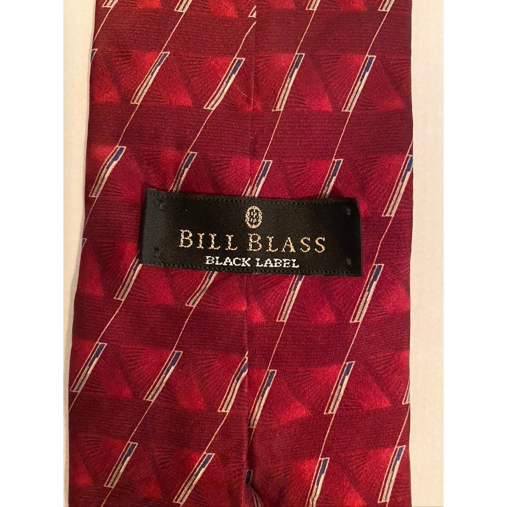 Bill Blass Black Label Mens Silk Necktie Red Geometric Pattern Silk Tie